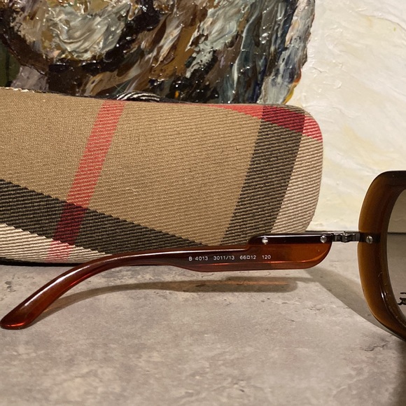 Burberry Sunglasses with Case - Picture 3 of 9